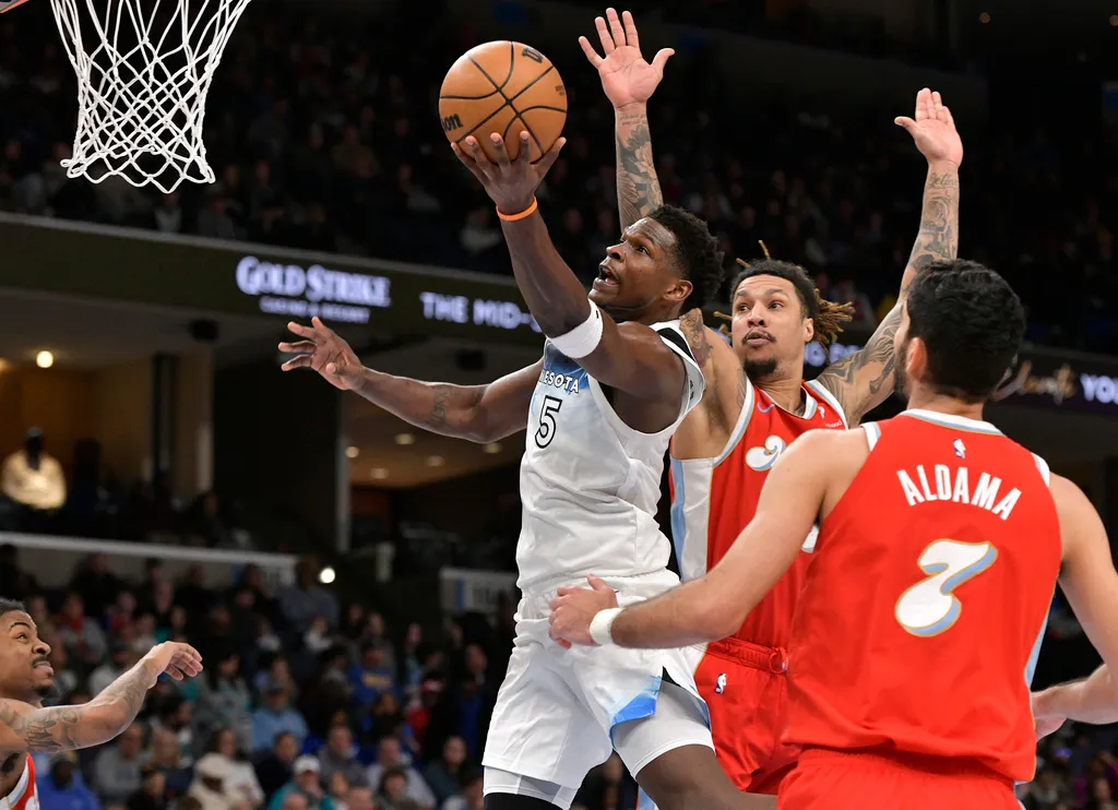 DiVincenzo-less T-Wolves crumble late in loss to Memphis