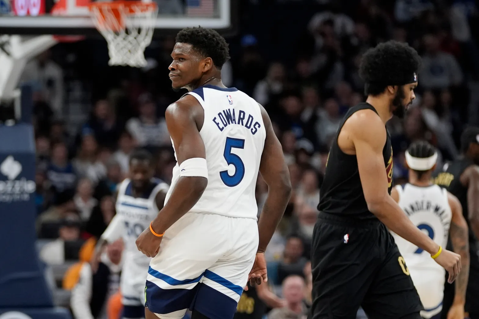 Timberwolves fall apart in second half of loss to Cleveland