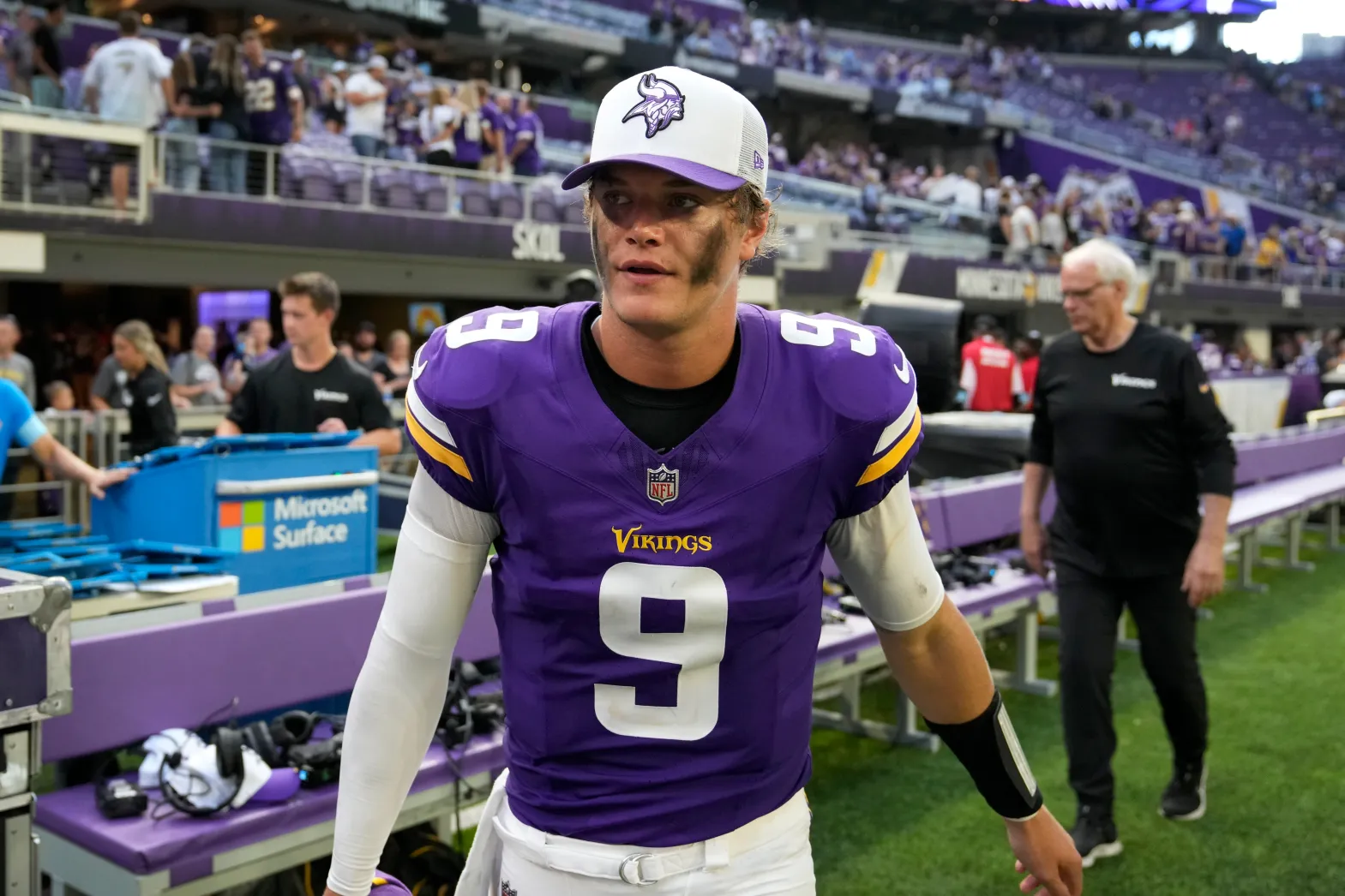 Vikings commit to J.J. Vikings commit to J.J.