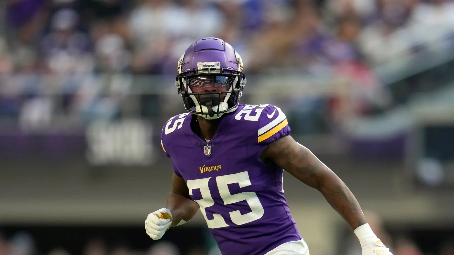 Vikings extend contract with safety Theo Jackson