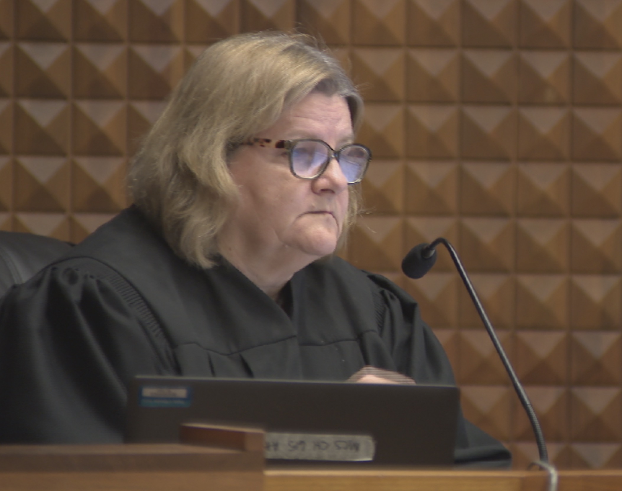 FBI arrests Wisconsin judge for obstructing ICE FBI arrests Wisconsin judge for obstructing ICE