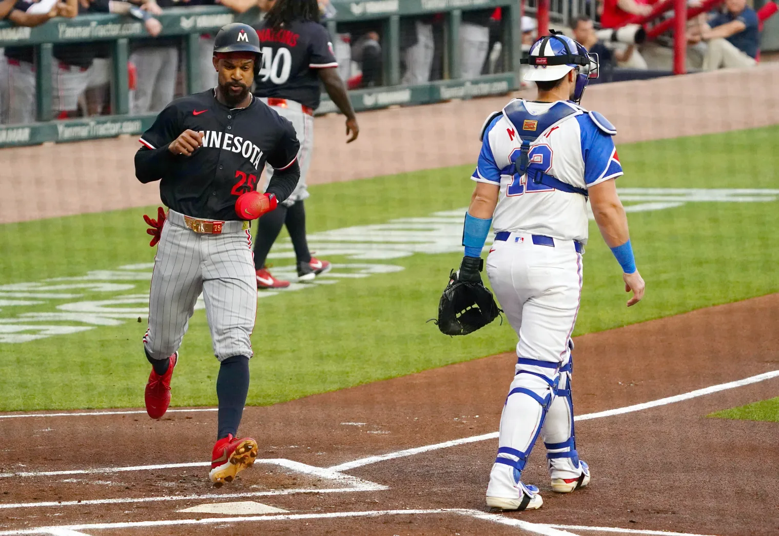 Braves beat Twins, 4-3 Braves beat Twins, 4-3