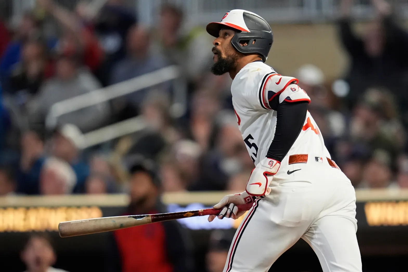 Twins take down Sox late Twins take down Sox late